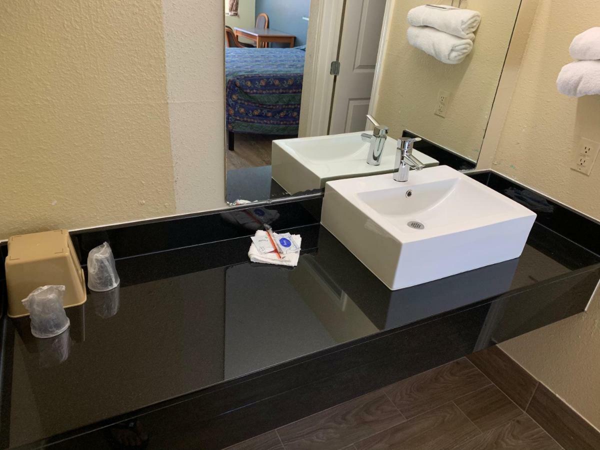 Guest Inn And Suites Хьюстон Номер фото